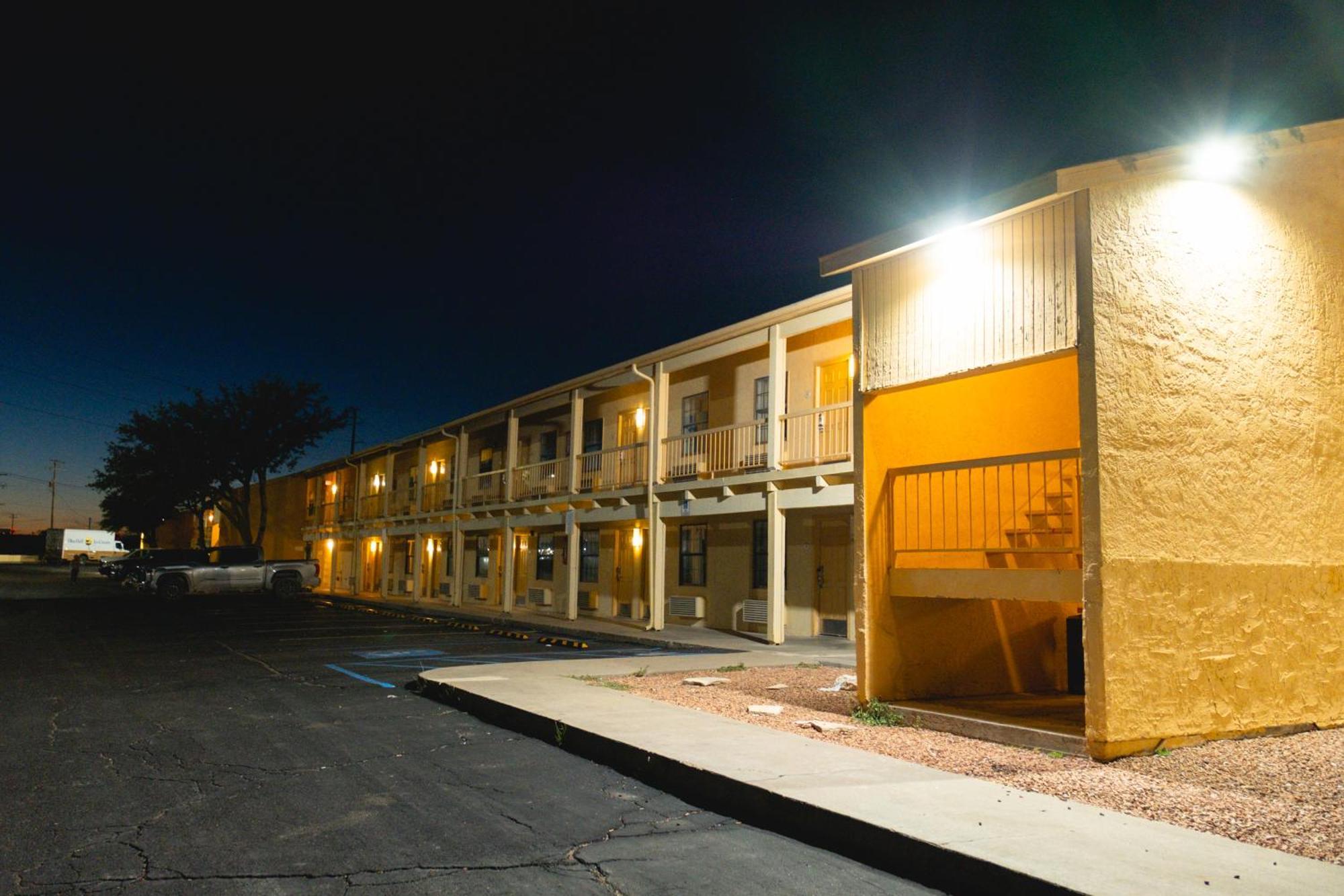 Baymont By Wyndham Hotel Fort Stockton Buitenkant foto